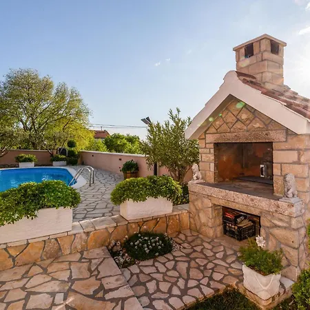 2 Bedroom Cozy In * Kruševo