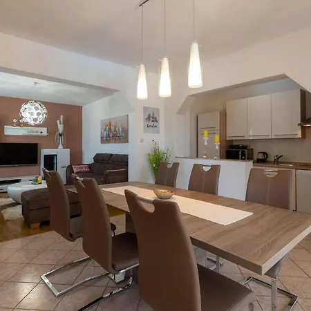 2 Bedroom Cozy In * Kruševo