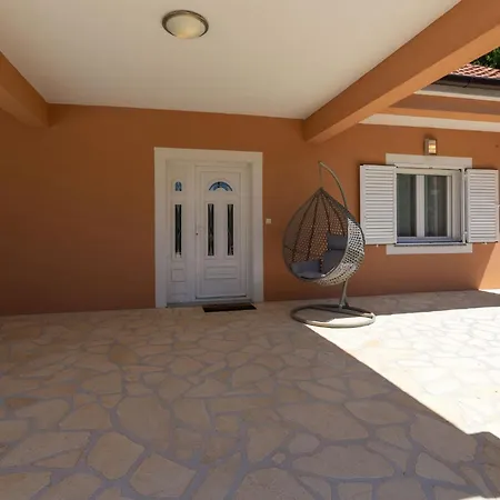 2 Bedroom Cozy In בית נופש *