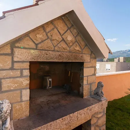בית נופש 2 Bedroom Cozy In Kruševo