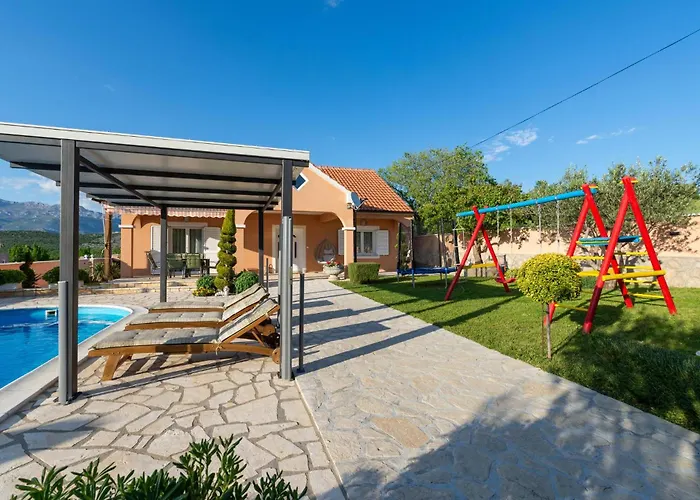 With Sea View Xiii Semesterbostad *